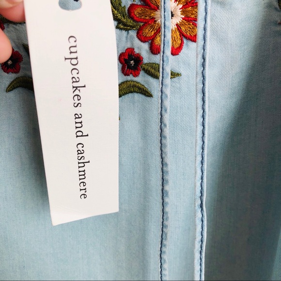 Cupcakes & cashmere Adrien Top in Chambray - MED - Picture 5 of 6